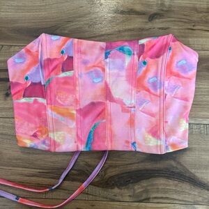 Multi-colored strapless crop